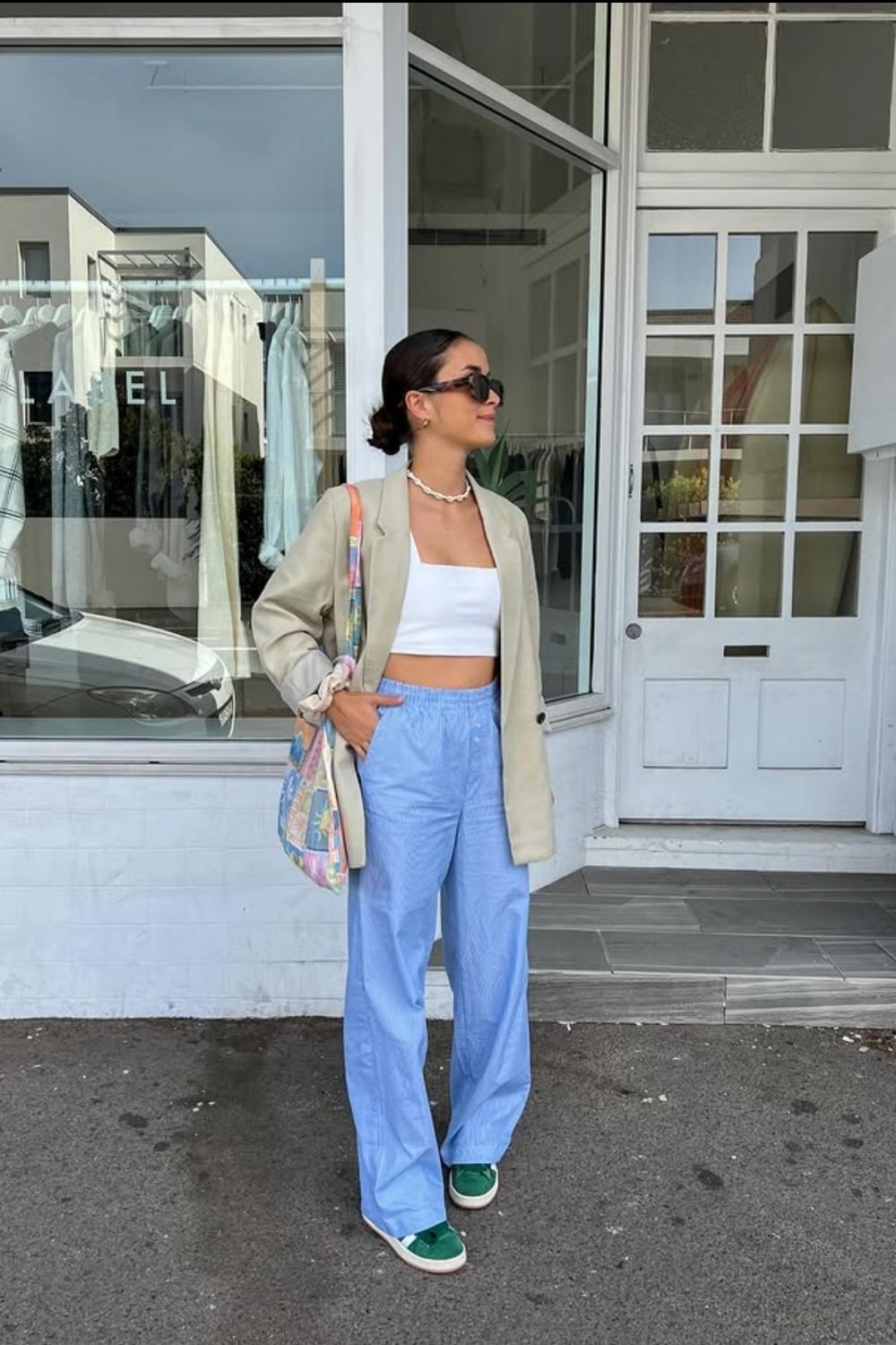 Planning a trip to Australia? Discover stylish and practical outfit ideas for every occasion—from beach days to city exploring and brunching in Sydney. Get travel-friendly fashion tips to pack smart and stay chic Down Under! Australia Outfit Ideas, Australia Outfit Summer, Spring, Fall, Winter, Australia Outfits Travel, Australia Outfit Guide, 12 Apostles Australia Outfit, Road Trip, Vacation Outfit, Melbourne Outfits, Outfit Ideas For Melbourne, Sydney Outfits, Australia Hiking Outfits