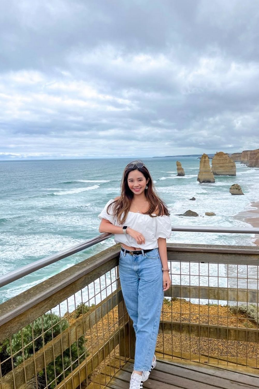 Planning a trip to Australia? Discover stylish and practical outfit ideas for every occasion—from beach days to city exploring and brunching in Sydney. Get travel-friendly fashion tips to pack smart and stay chic Down Under! Australia Outfit Ideas, Australia Outfit Summer, Spring, Fall, Winter, Australia Outfits Travel, Australia Outfit Guide, 12 Apostles Australia Outfit, Road Trip, Vacation Outfit, Melbourne Outfits, Outfit Ideas For Melbourne, Sydney Outfits, Australia Hiking Outfits