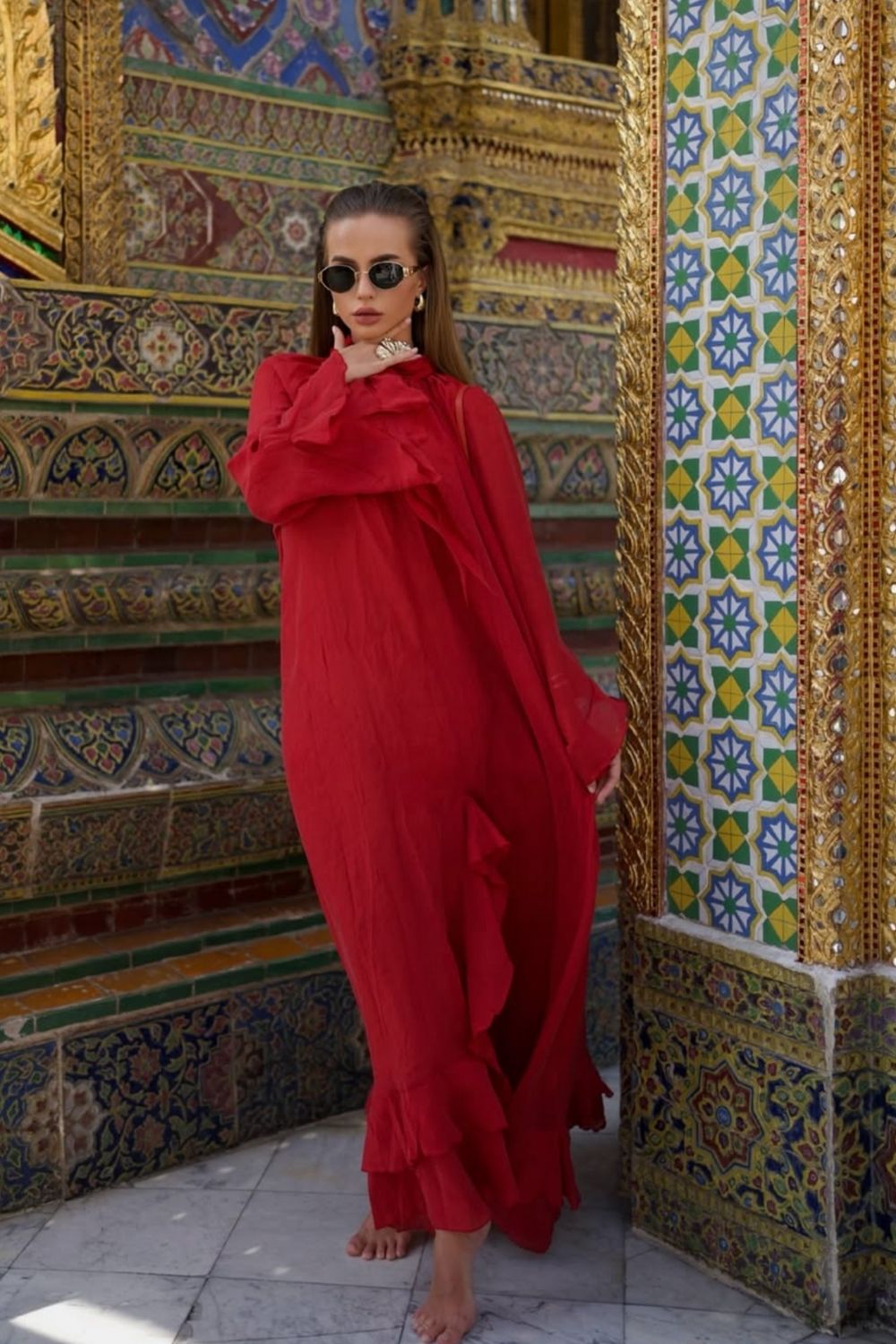 Stylish and practical Bangkok outfit ideas for every activity—from temples to rooftop bars. Get travel-friendly fashion tips and packing advice! Bangkok Outfit, Bangkok Outfit Ideas, Bangkok Outfit Travel Ootd, Bangkok Thailand Outfit Ideas, Wat Arun Bangkok Outfit, Bangkok Thailand Aesthetic Outfit, Bangkok Temple Outfit, Grand Palace Bangkok Outfit, Bangkok Travel Outfit, Bangkok Summer Outfit, Bangkok Ootd Outfit, Bangkok Trip Outfit, Bangkok Packing List, What To Wear In Bangkok Thailand