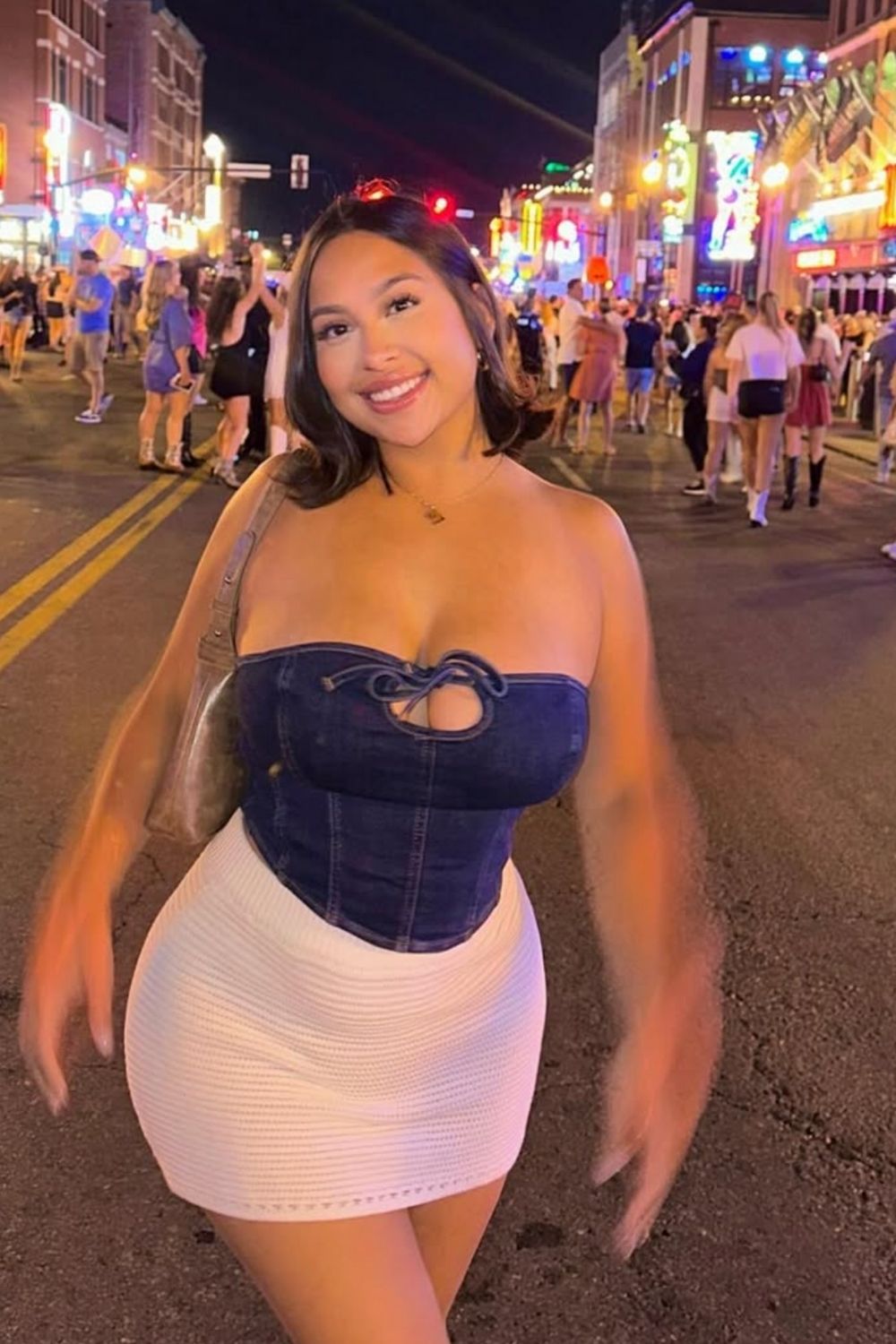 Check out 25+ stylish Nashville going out outfits perfect for Broadway nights, brunches, rooftop bars, and honky-tonk hopping—complete with boots, denim, sequins, and Southern flair. Nashville Outfits Going Out, Nashville Going Out Outfits, Nashville Outfits Winter Going Out, Fall, Nashville Outfits Going Out Summer, Nashville Outfits Spring Going Out, Nashville Outfits Going Out Plus Size, Going Out In Nashville Outfits, Nashville Glam Outfit Going Out, Going Out Outfits Nashville